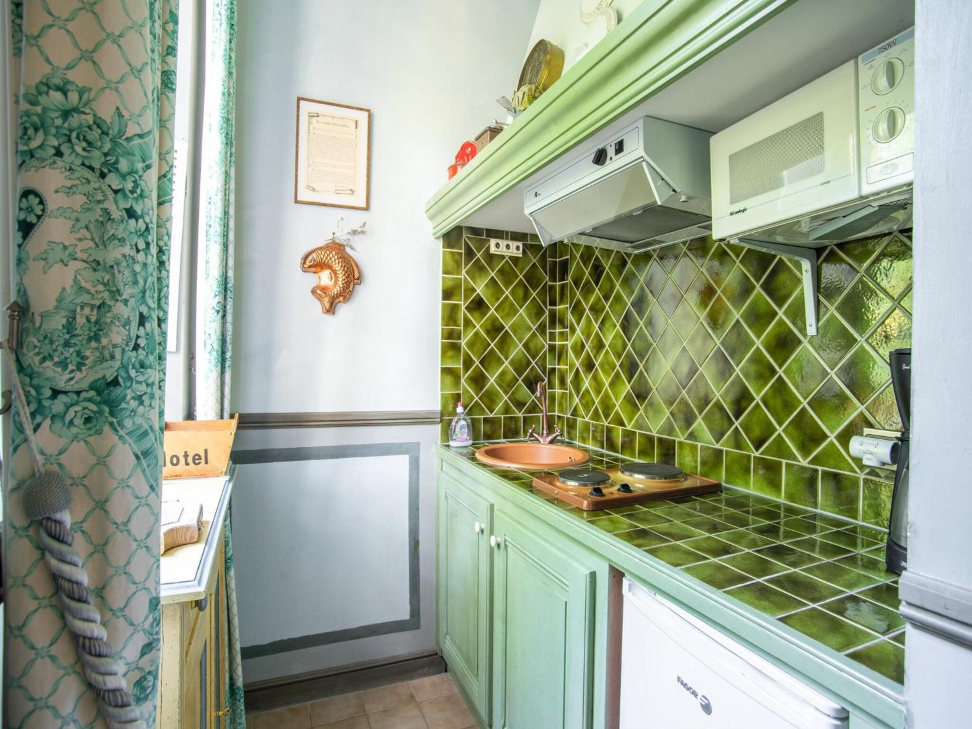 מונברון-לה-בה Cozy Apartment With Swimming Pool Terrace Garden Parking מראה חיצוני תמונה