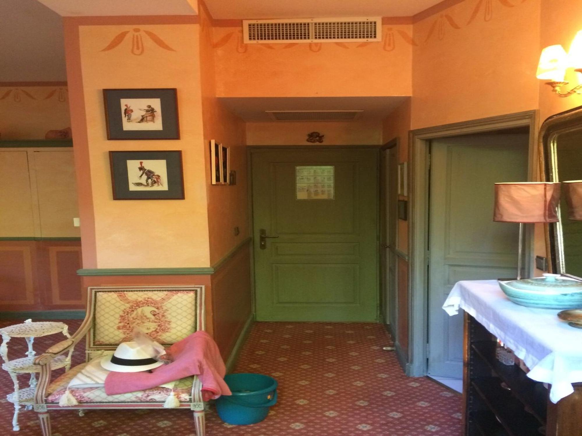 מונברון-לה-בה Cozy Apartment With Swimming Pool Terrace Garden Parking מראה חיצוני תמונה